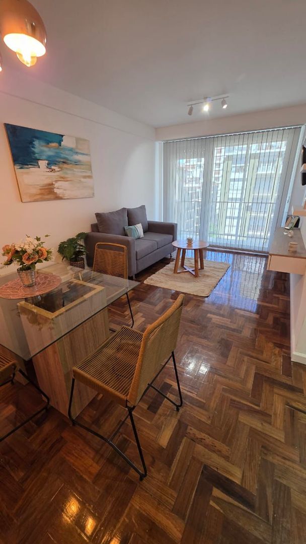 Departamento 2 Amb al frente con Balcon