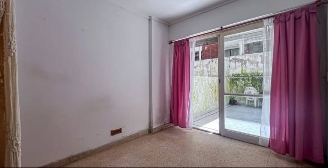 FH Venta departamento de un ambiente con patio