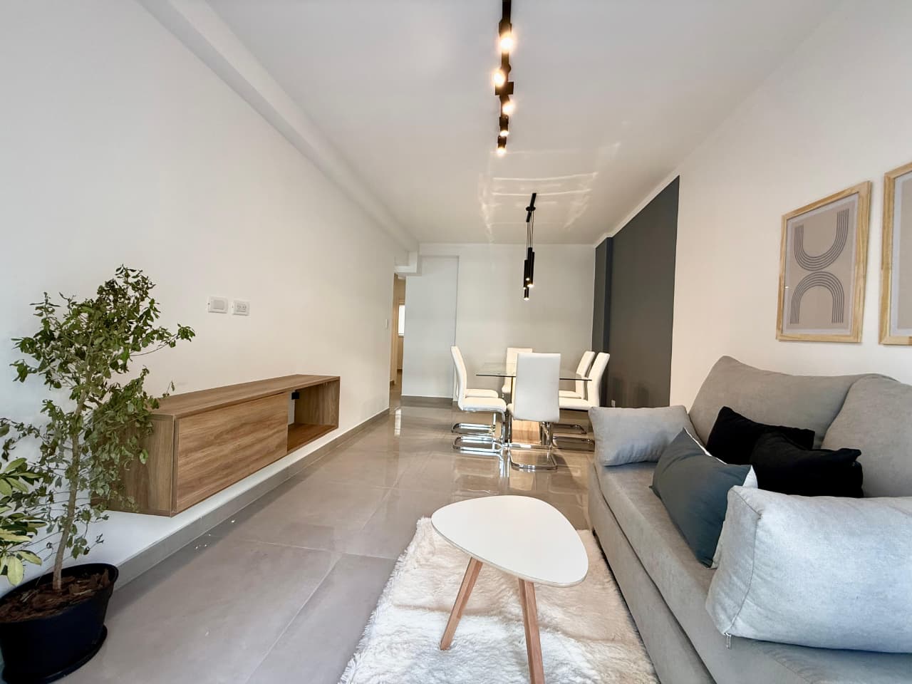 Departamento 3 ambientes al frente con balcon 