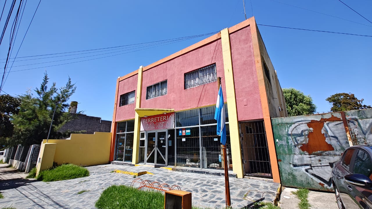 Excelente Local en 2 Plantas – Zona Comercial 