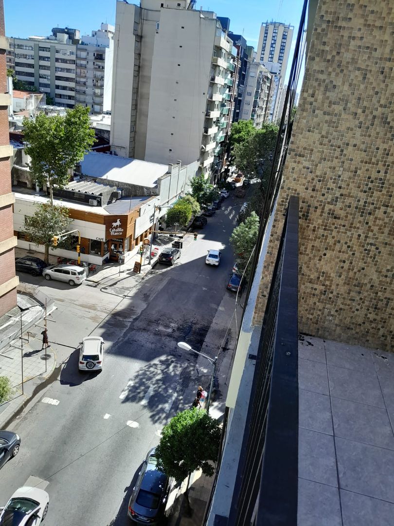 Departamento 2 ambientes al frente con balcon