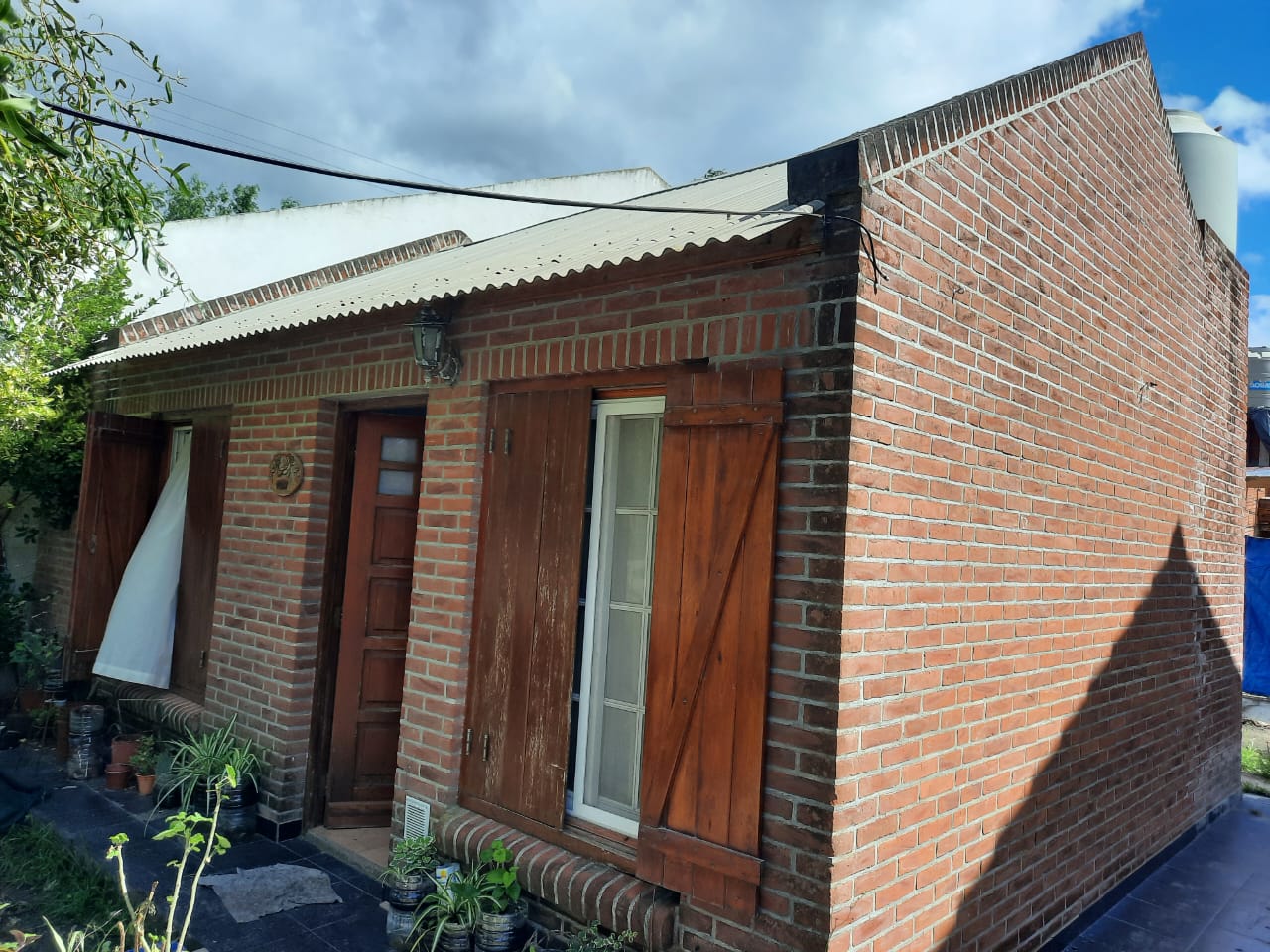 Vende casa + depto. en Santa Clara Del mar