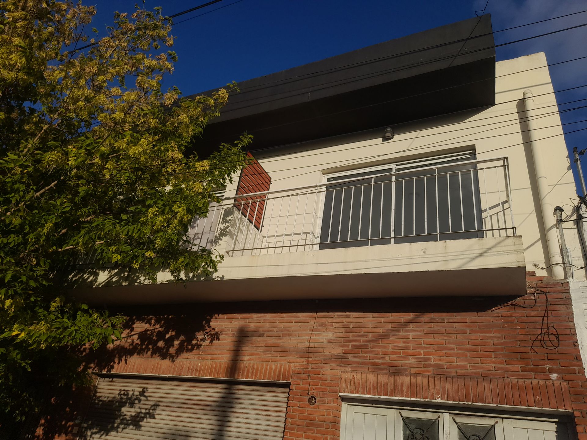 Ph amplio electrico al frente con balcon y terraza