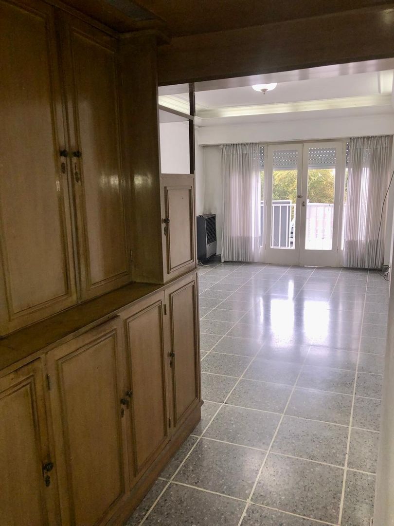 FH Venta de tres amb externo, con balcon saliente