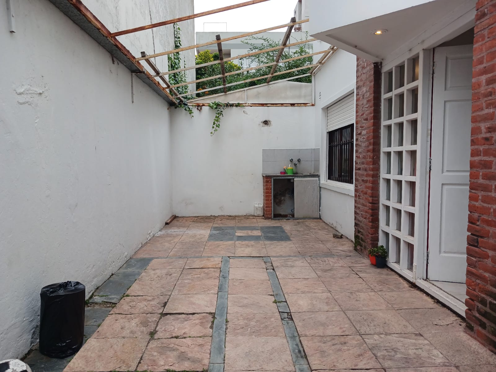 Alquiler Triplex 3 ambientes en zona La Perla