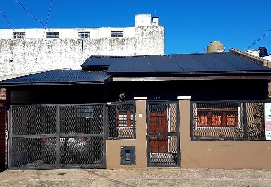 OPORTUNIDAD Chalet 3 amb + depto 2 amb  ideal !