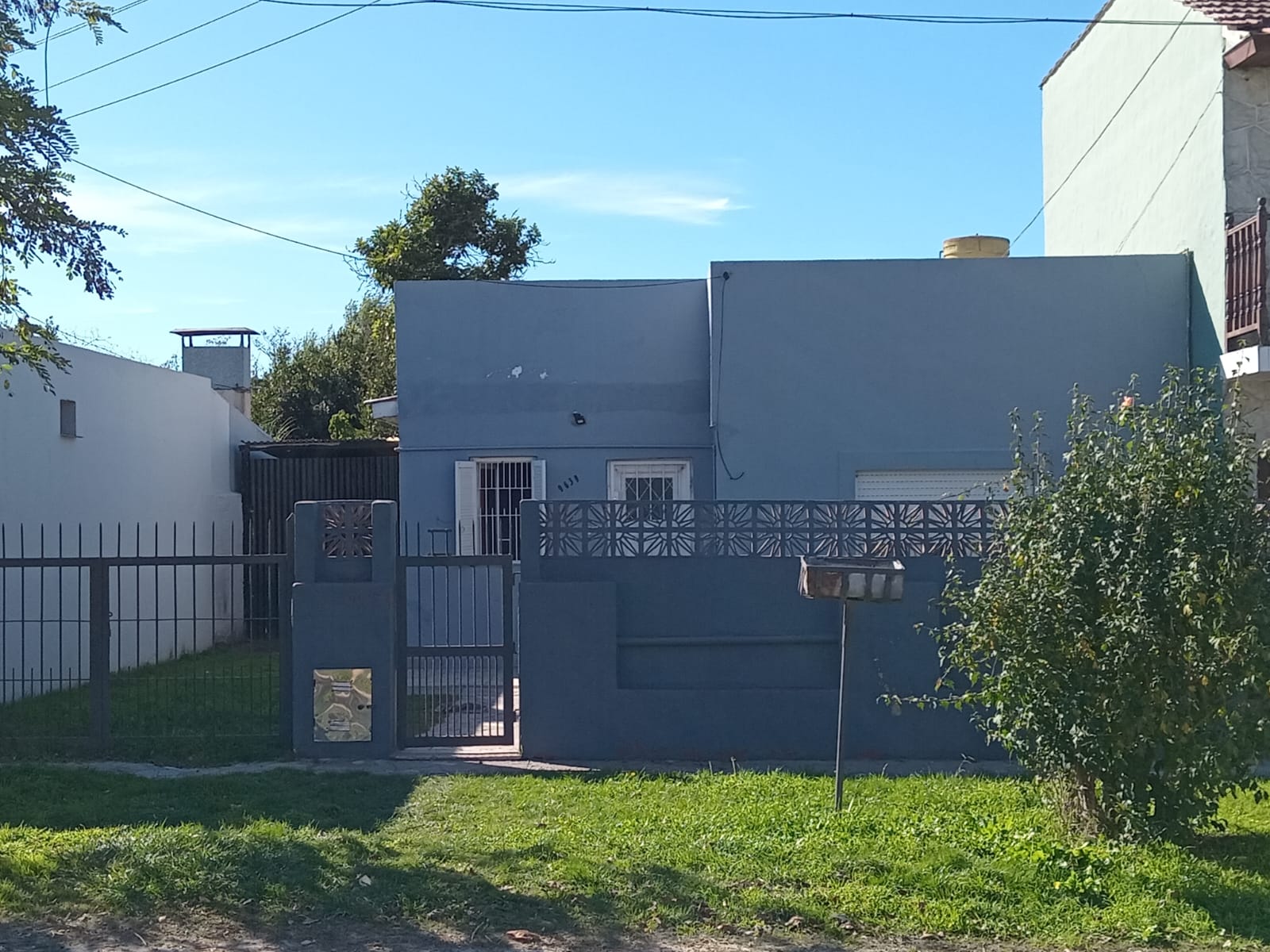 VENTA CASA AMERICANA 3 AMB. CON DEPARTAMENTO A REC