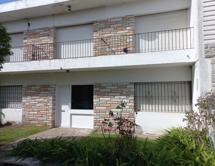 MOGOTES; DEPARTAMENTO AL FONDO CON JARDIN