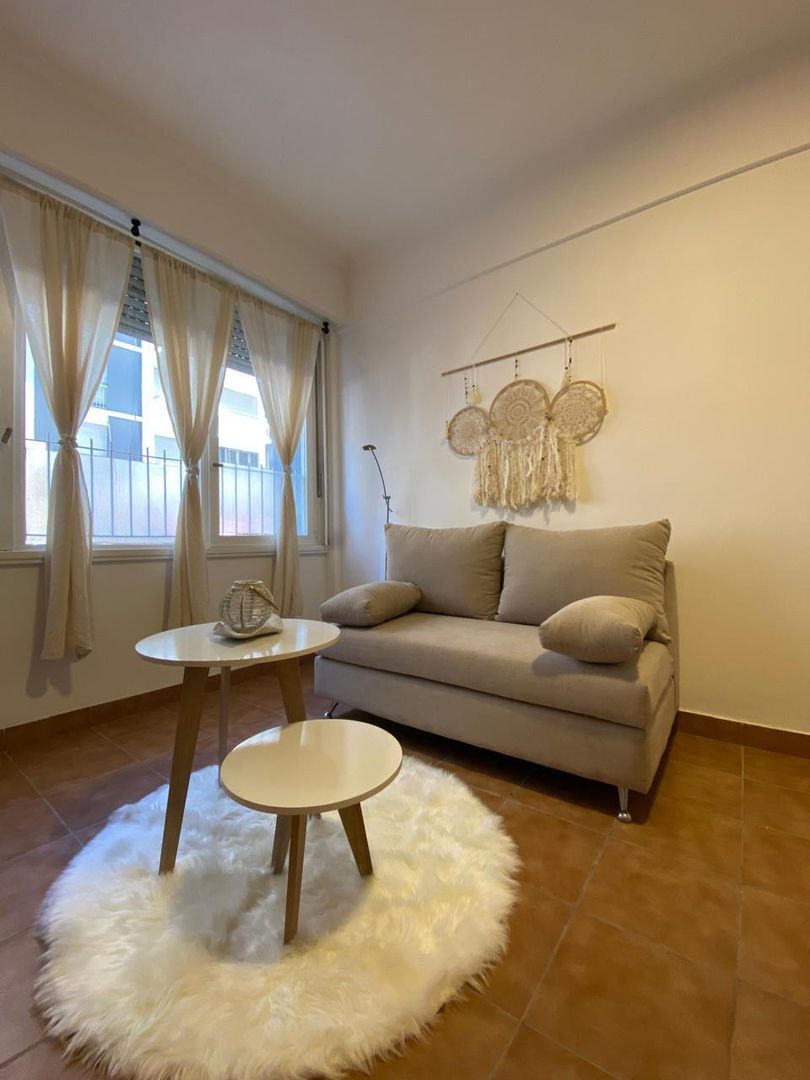 Departamento 2 ambientes al frente con ventanal