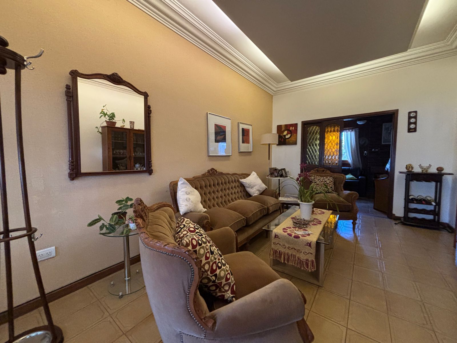 Casa 4 ambientes - garage y parque - Villa Primera
