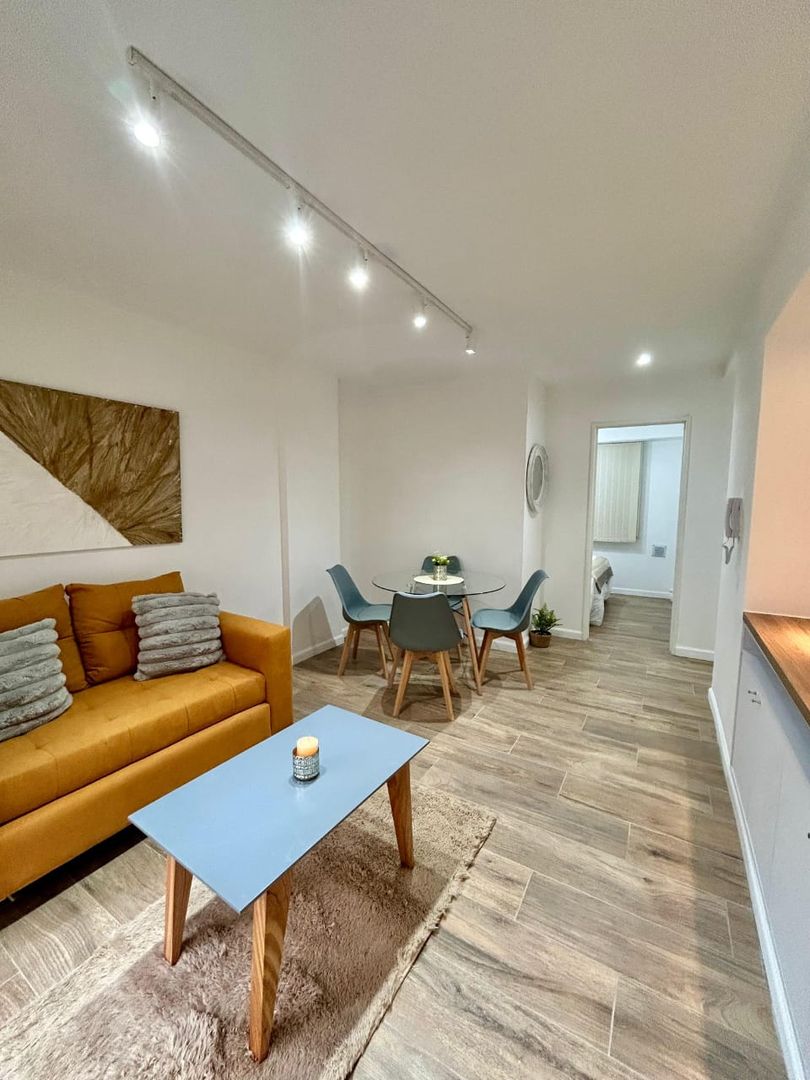 Departamento 2 amb frente con balcon frances