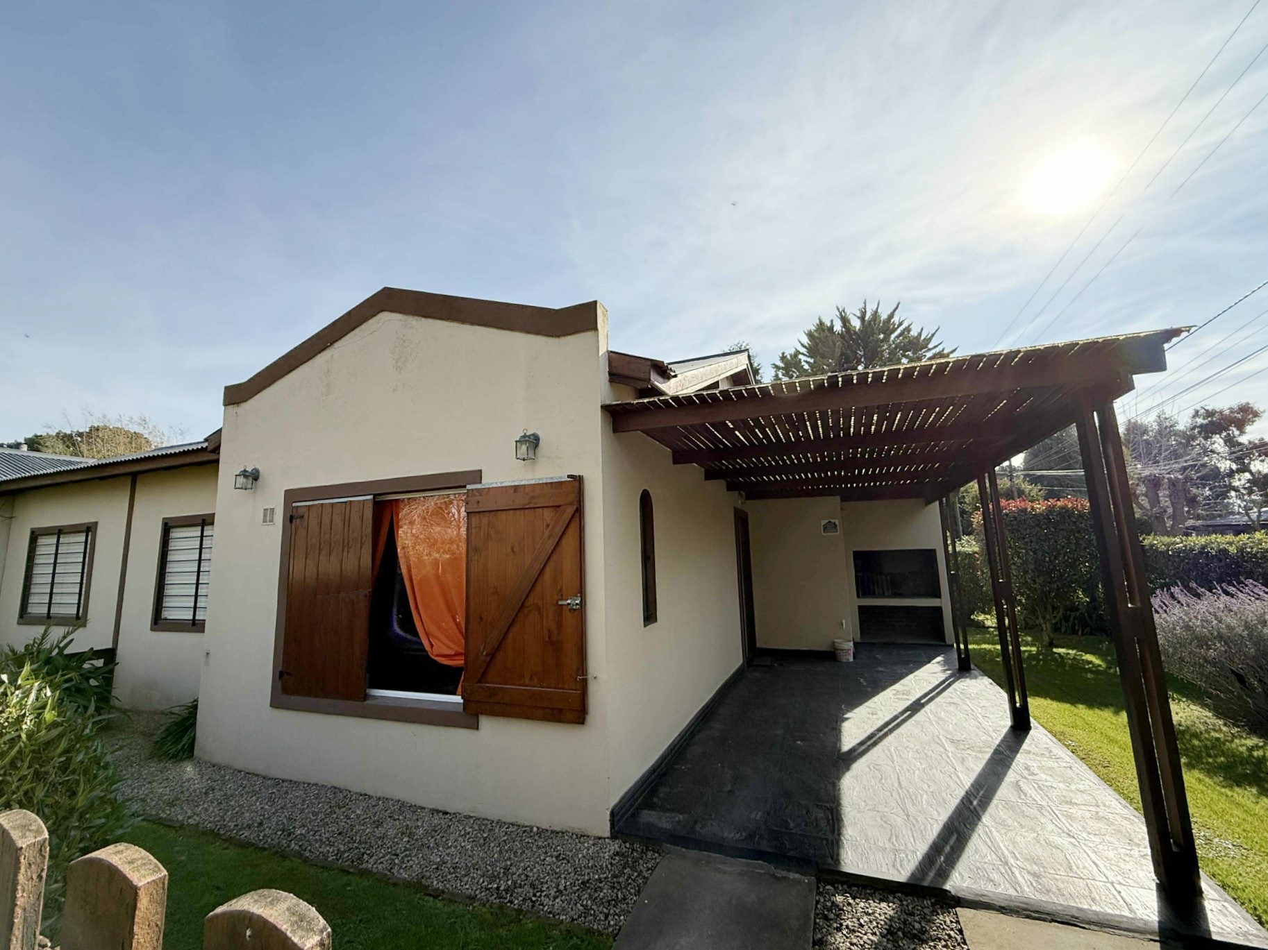 VENTA DUPLEX 3 AMBIENTES CON PARRILLA, ATLANTIDA