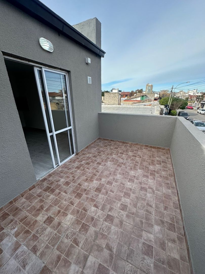 VENTA DE PH 2 AMB CON BALCÓN TERRAZA 