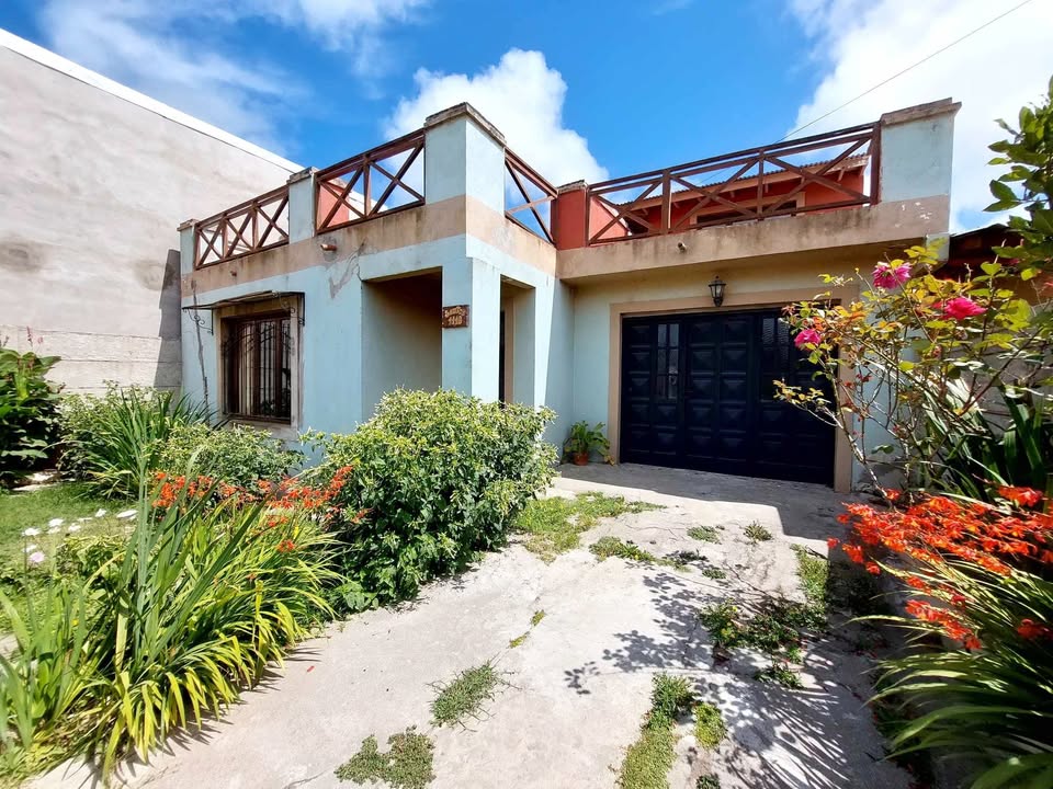 VENTA CASA DE 5 AMBIENTES A RECICLAR - SANTA CLARA