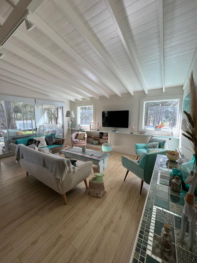 VENTA CASA - COSTA ESMERALDA (BARRIO DEPORTIVO)