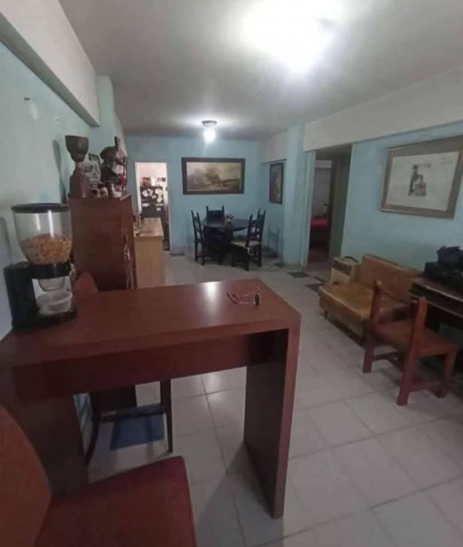 DEPARTAMENTO 3 AMBIENTES COCHERA DESCUBIERTA