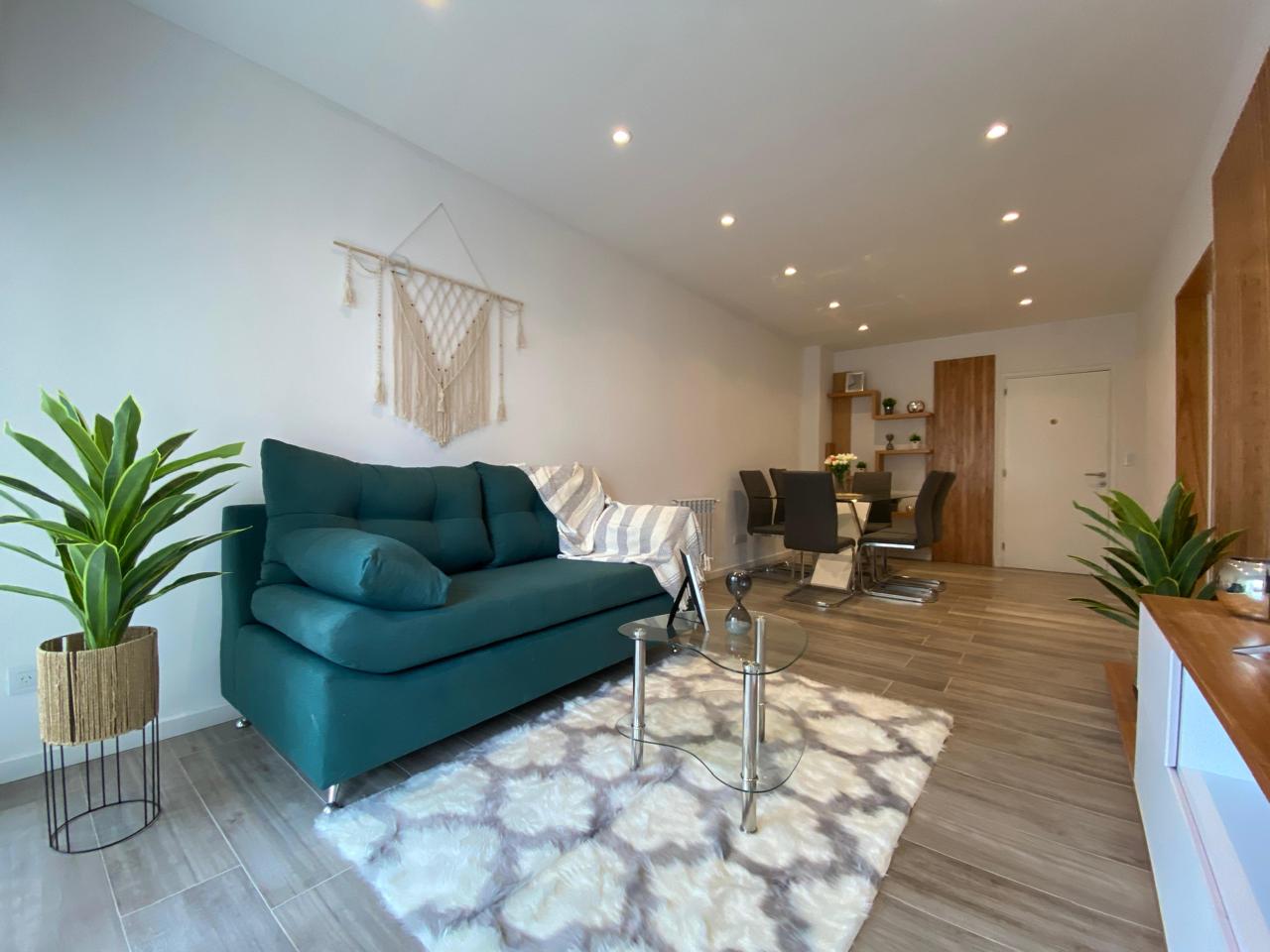 Departamento 3 ambientes a la calle con balcon