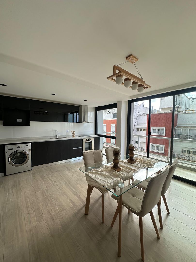 DEPARTAMENTO 2 AMB. C/ BALCON VISTA LATERAL AL MAR