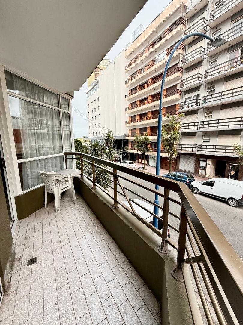 Excelente depto 3 amb a la calle a metros del mar 