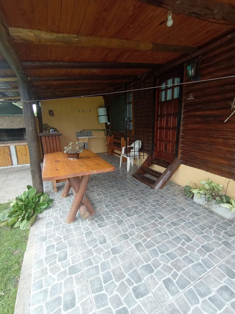 ¡OPORTUNIDAD! vendo dos cabañas sobre lote propio
