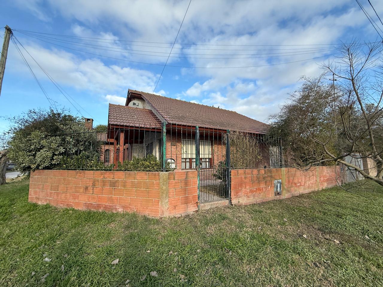 CHALET 4 AMB.GARAGE/QUINCHO/PARQUE