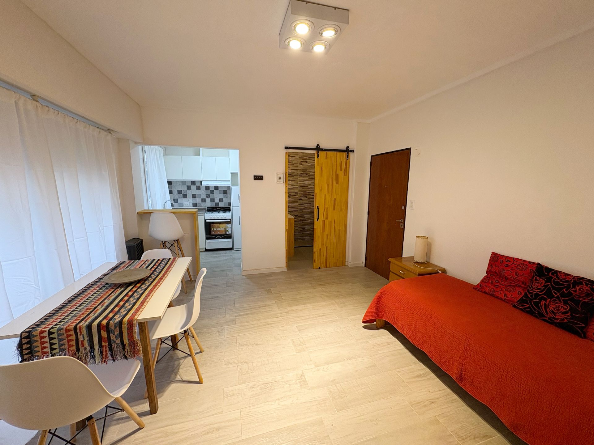 VENTA DEPARTAMENTO DE 1 AMB RECICLADO CON COCHERA