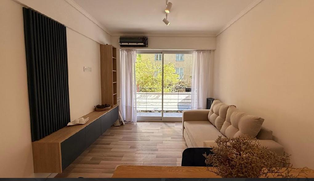 DEPARTAMENTO 2 AMB.A LA CALLE CON BALCON SALIEN TE