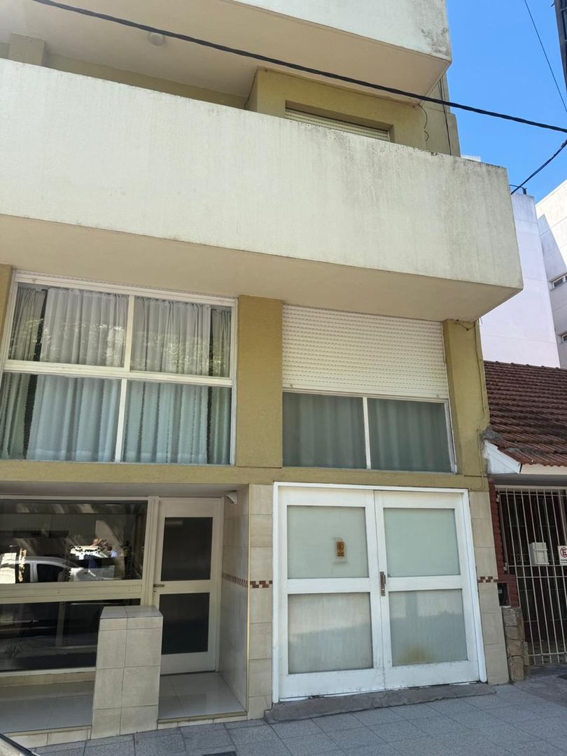 En venta cochera excelente ubicacion 