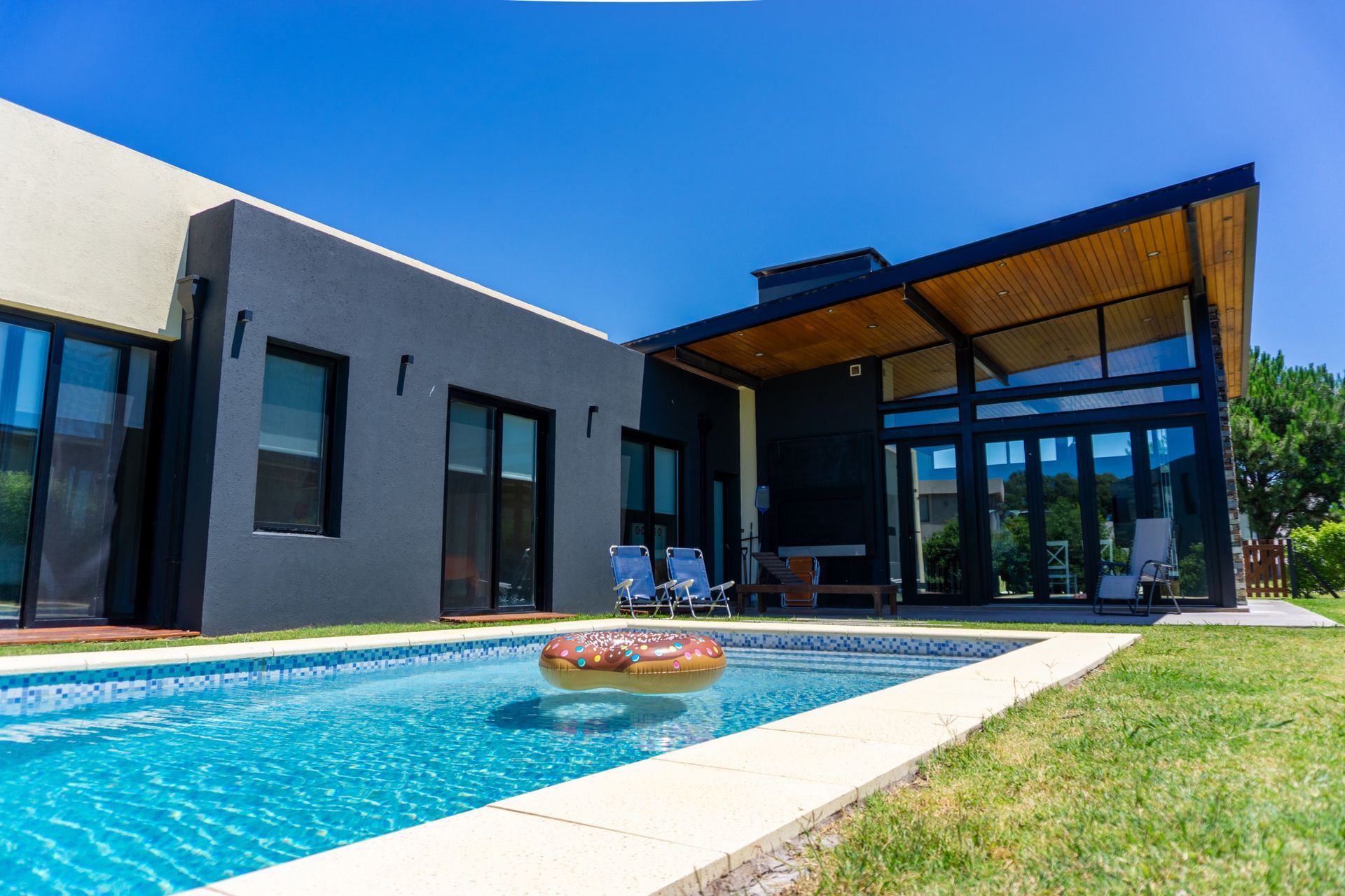Chalet categoría 5 amb con piscina. Rumencó Joven