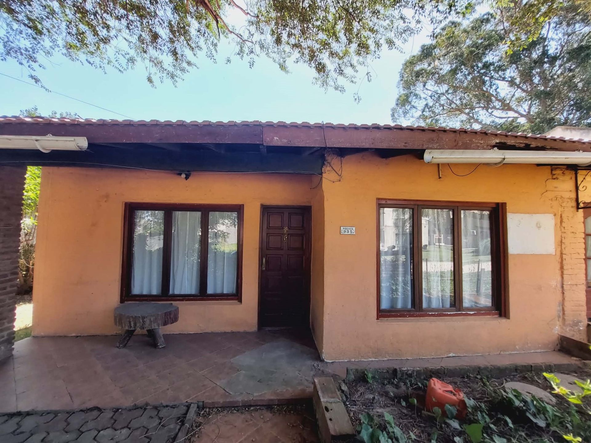 VENTA CHALET DE 3 AMBIENTES - BARRIO ATLANTIDA