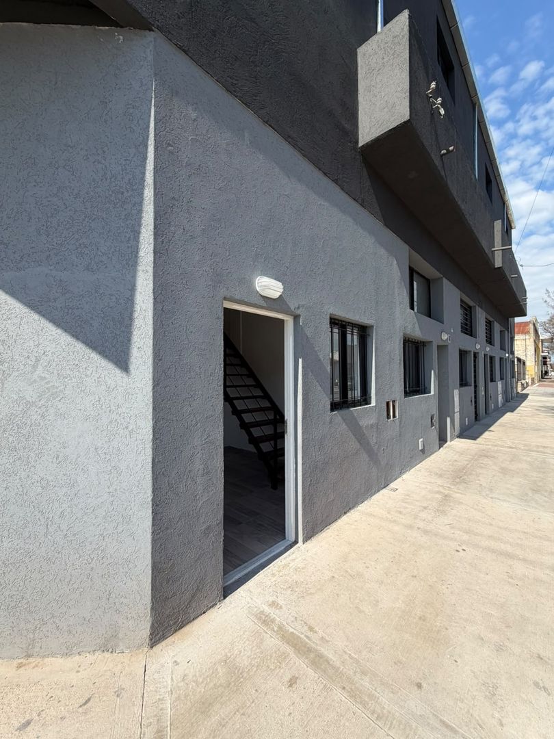PH 2 AMB. EN DUPLEX ACCESO INDEPENDIENTE