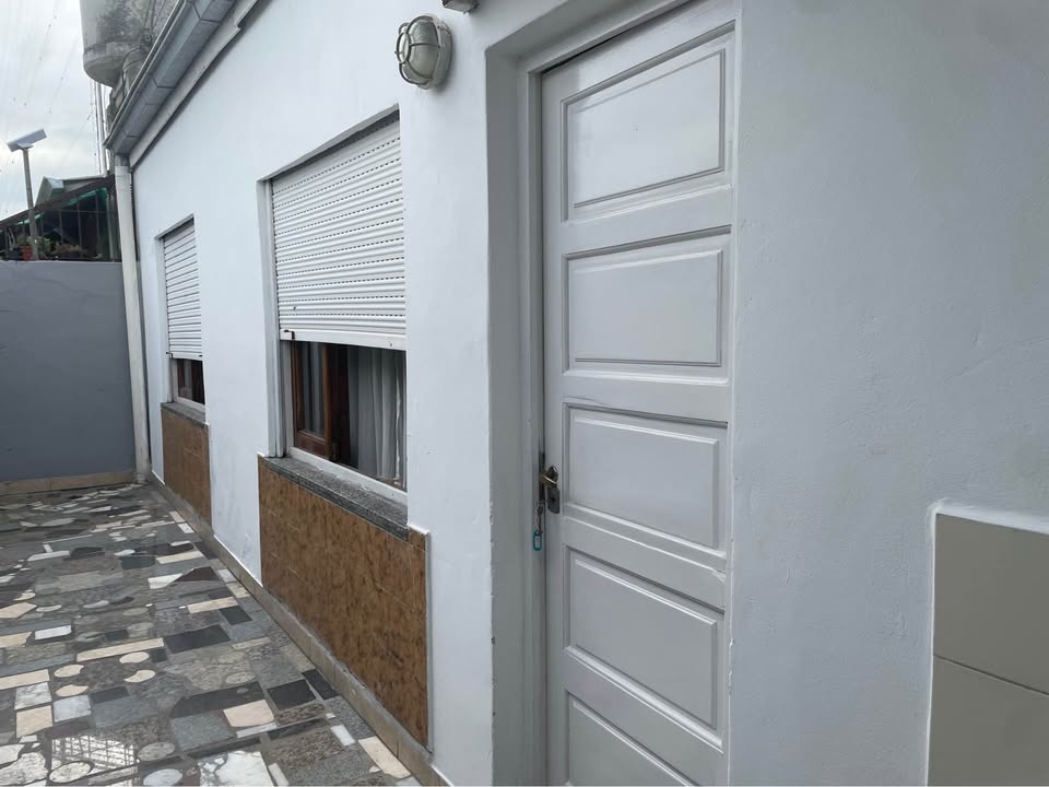 ALQUILER PH 2 AMB. ATRAS CON ENTRADA COMPARTIDA