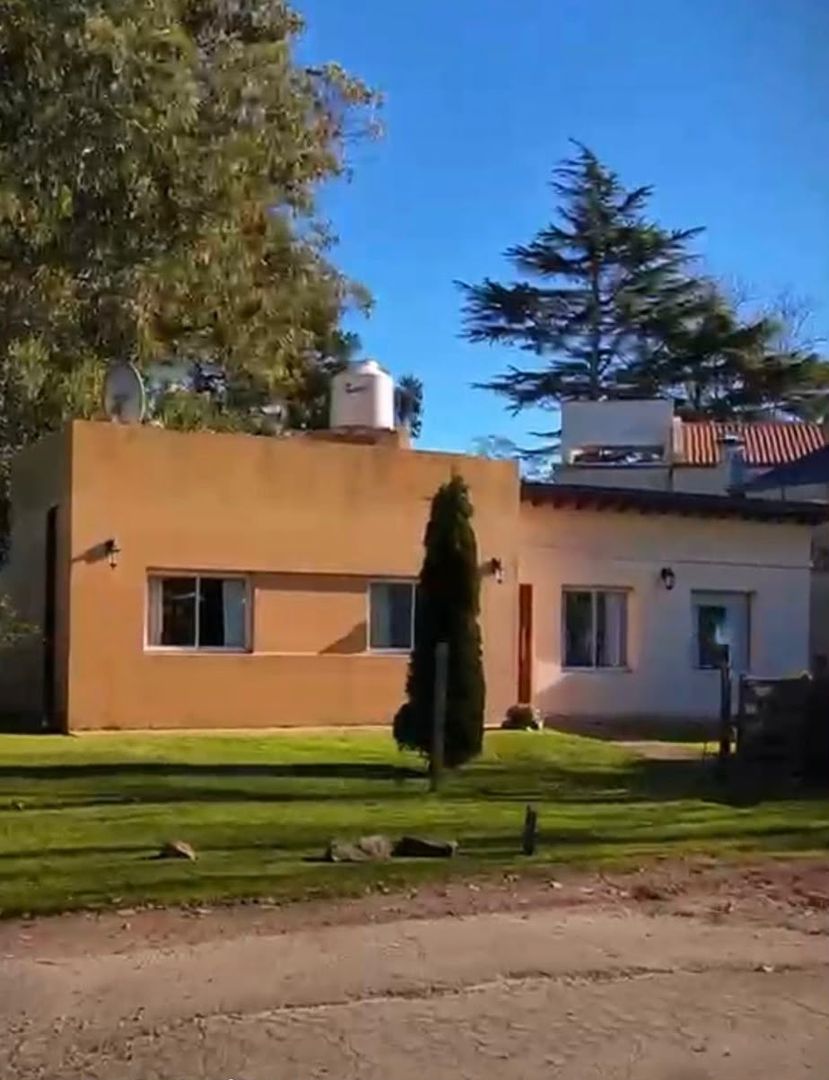 CASA 3 AMB. CON PARQUE SIERRA DE LOS PADRES