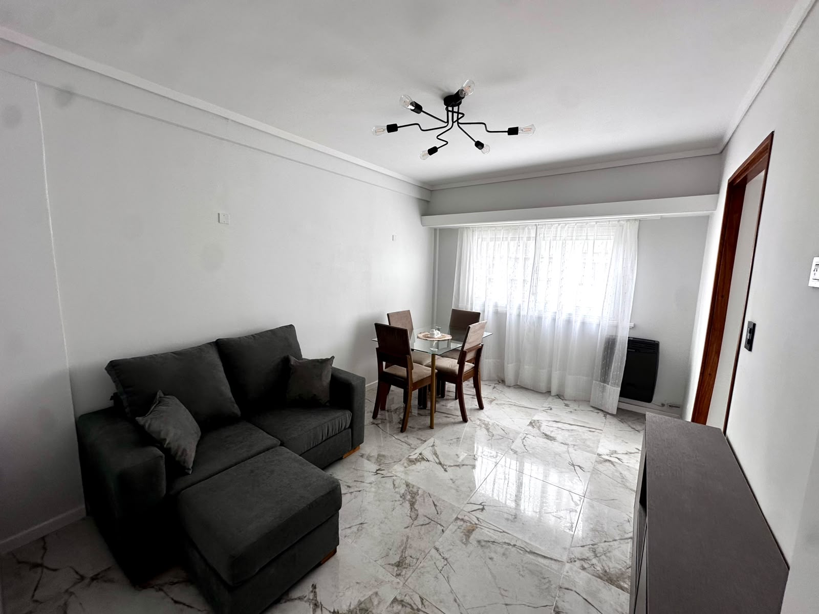 2 AMBIENTES CONTRAFRENTE CON BALCON