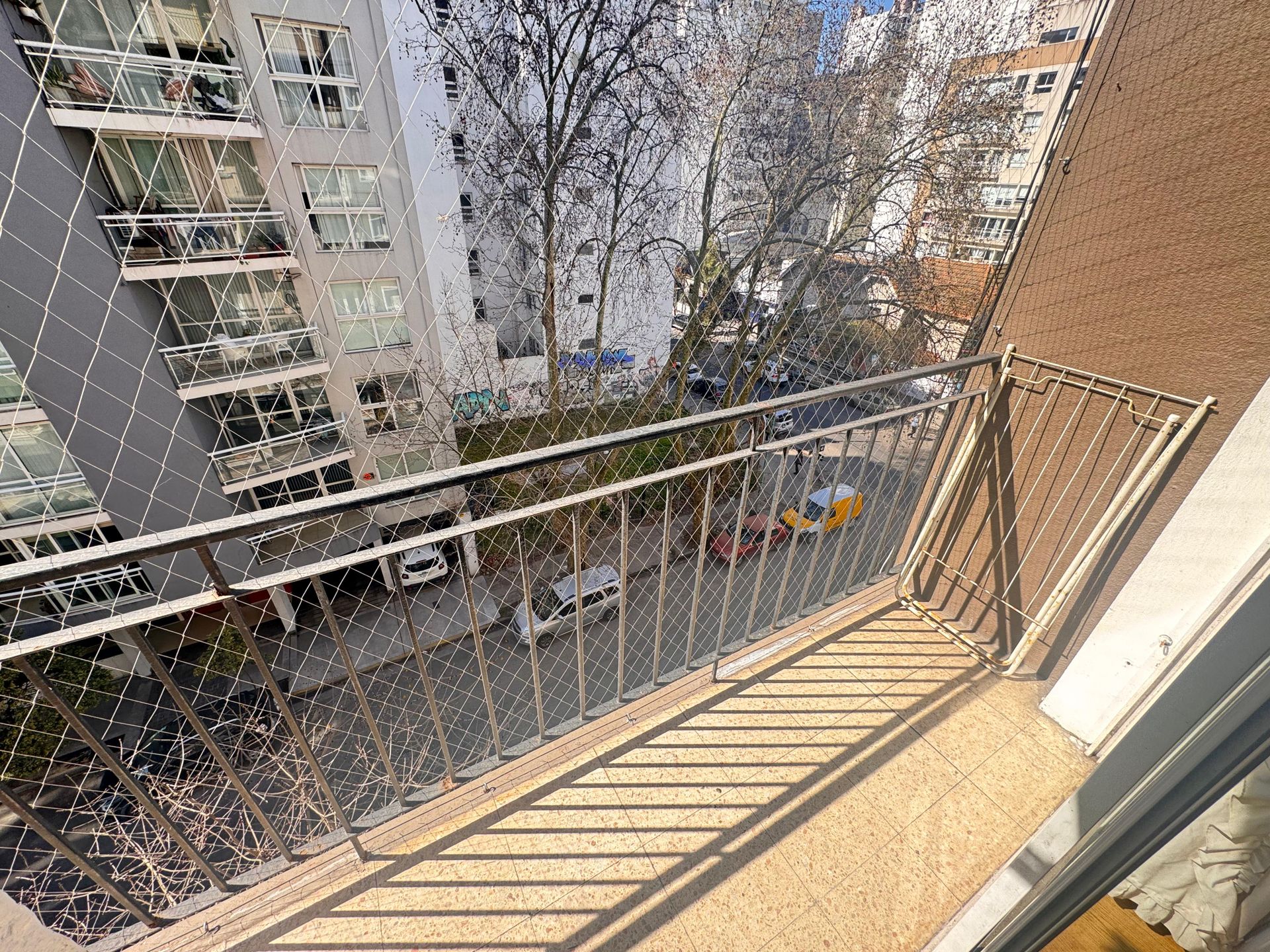 DEPARTAMENTO DE 1 AMBIENTE TERCER PISO CON BALCÓN 