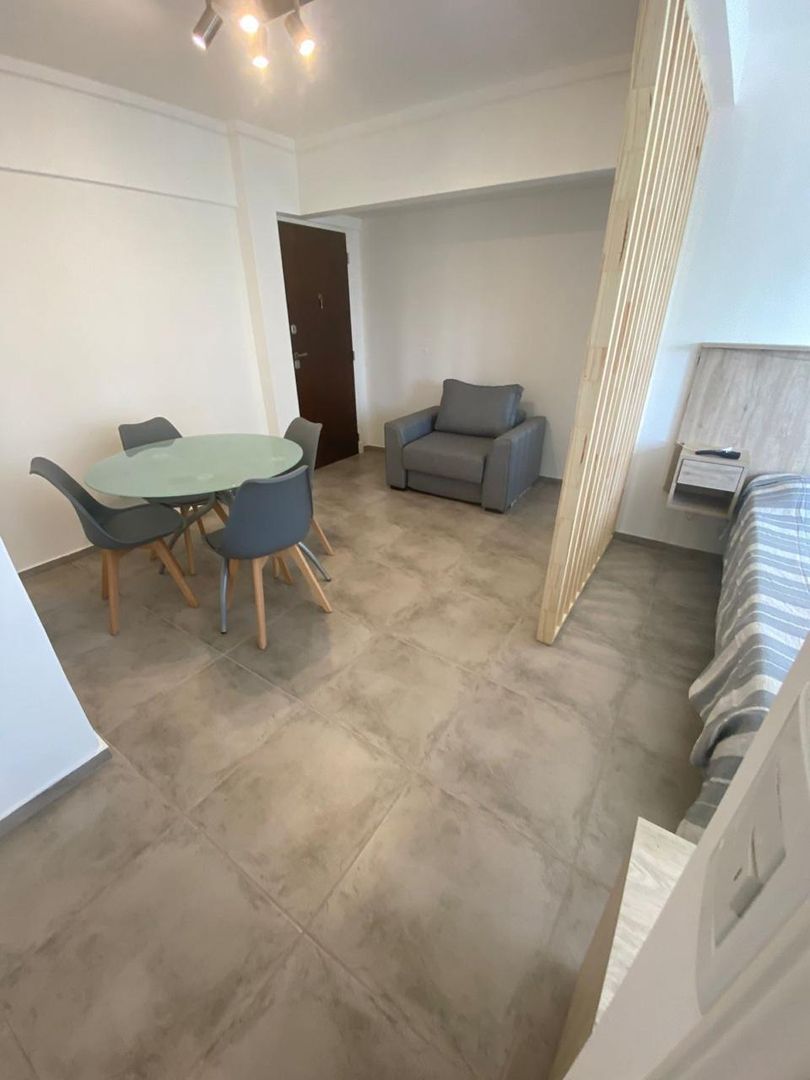 Ambiente totalmente reciclado y amoblado. Aldrey