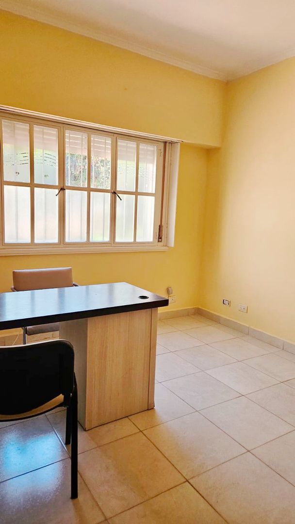Chalet p/alquiler comercial por 36m-zona clínicas