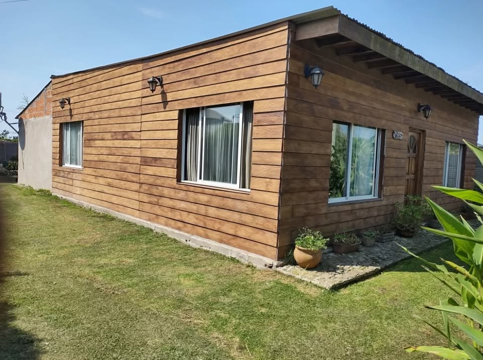 VENTA 3 AMB. CON PARQUE, BARRIO FRENTE MAR 