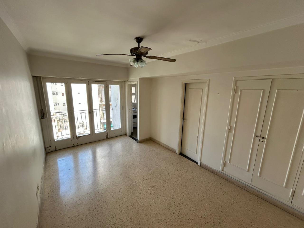 FH Venta departamento un amb al frente con balcon