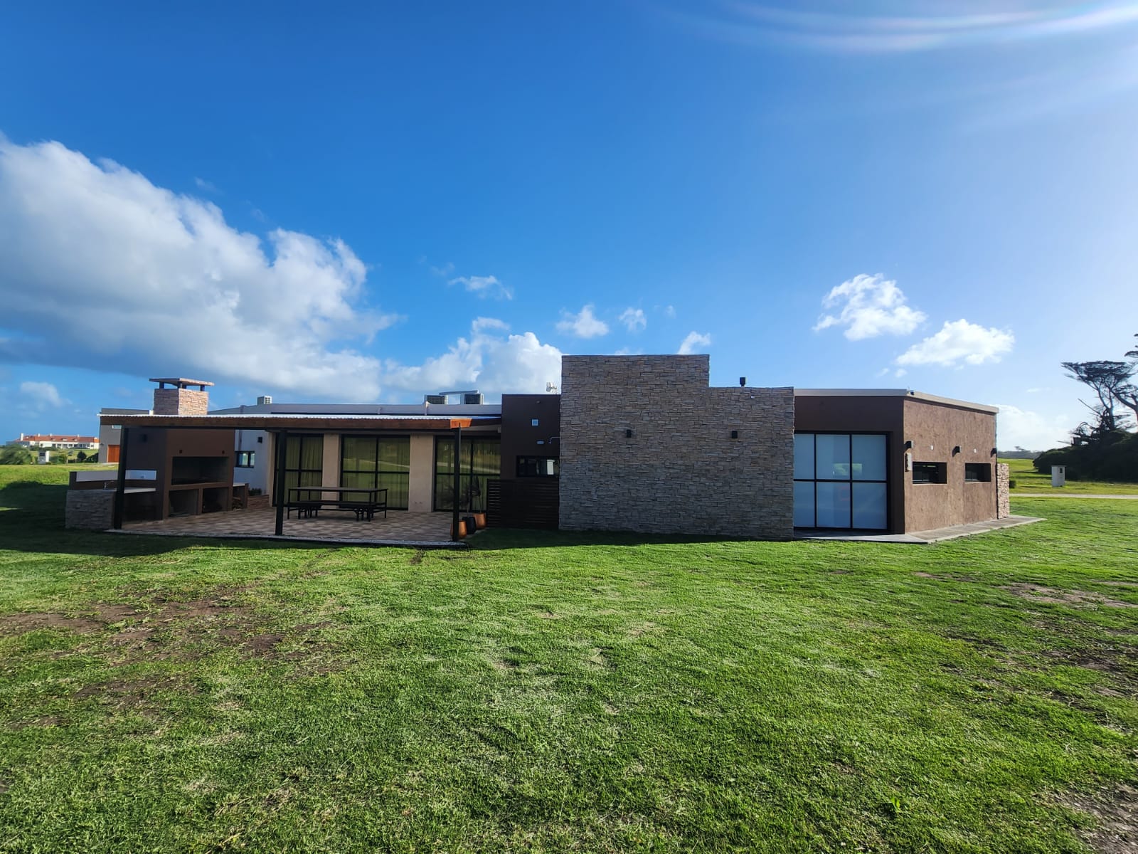 ALQUILER ANUAL CASA EN MIRAMAR LINKS 