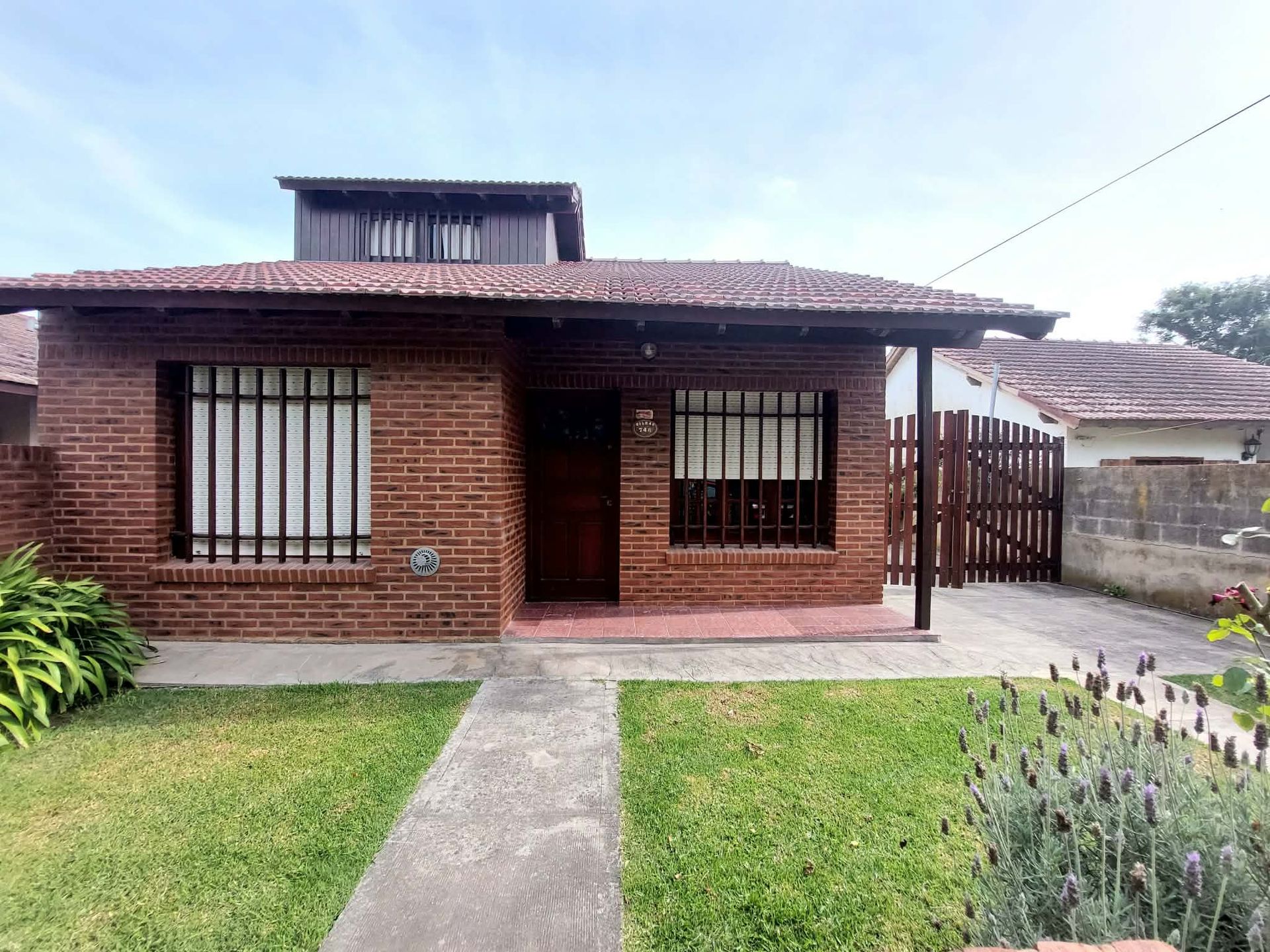 VENTA CHALET 4 AMB.  + DEPTO SANTA CLARA DEL MAR