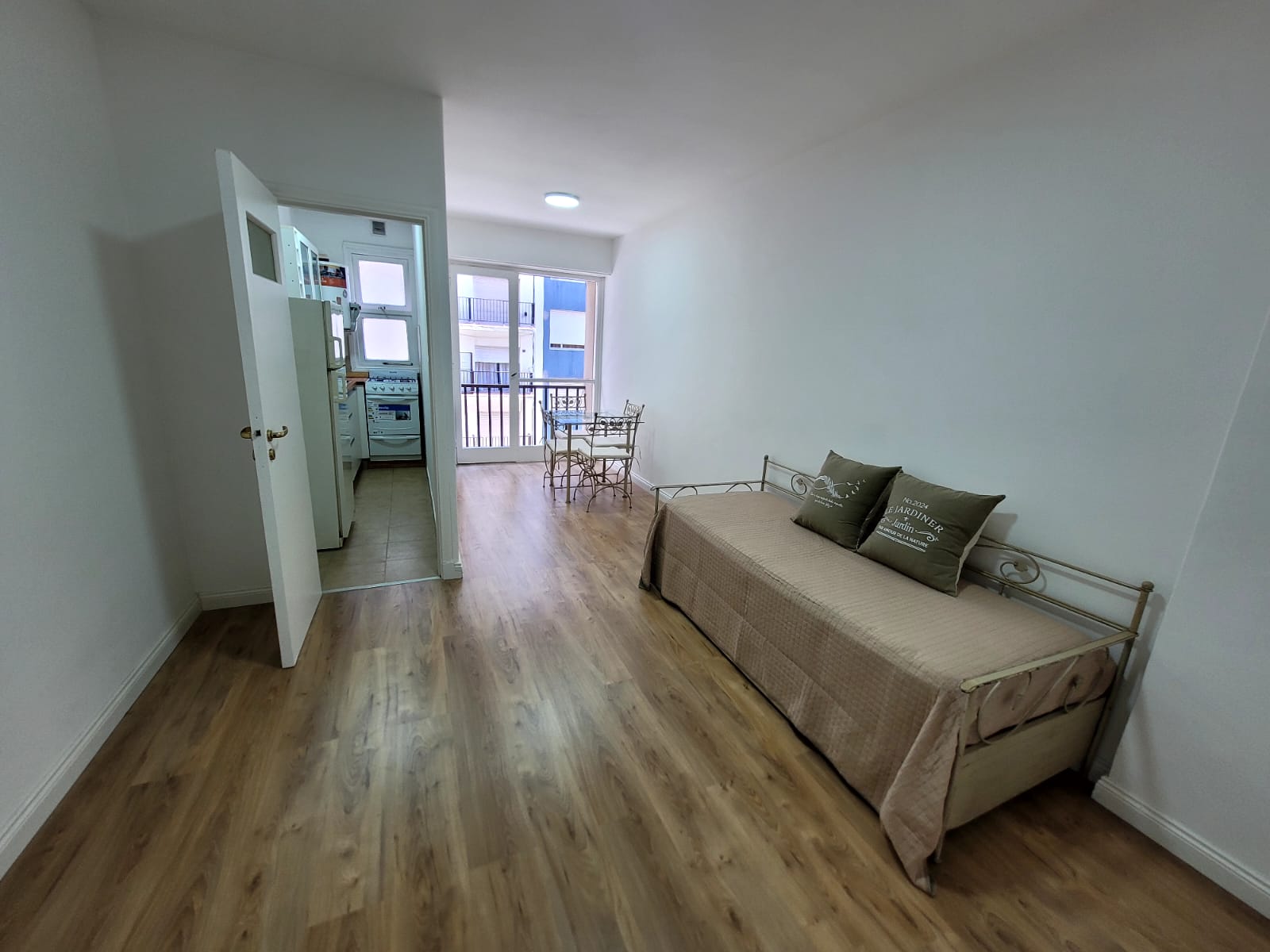 FH Venta monoambiente al frente