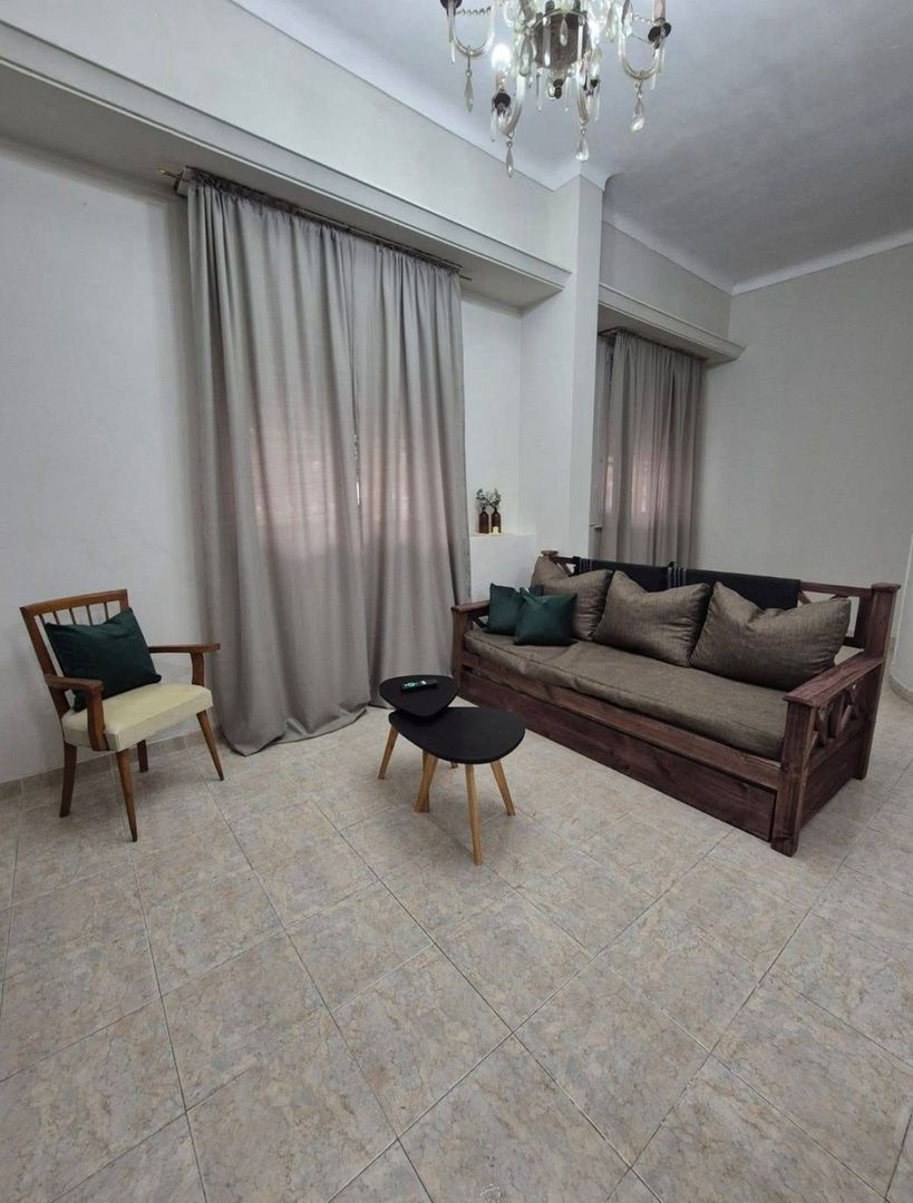 3 AMB. CON DEPENDENCIA 90MT2 A LA CALLE /PATIO