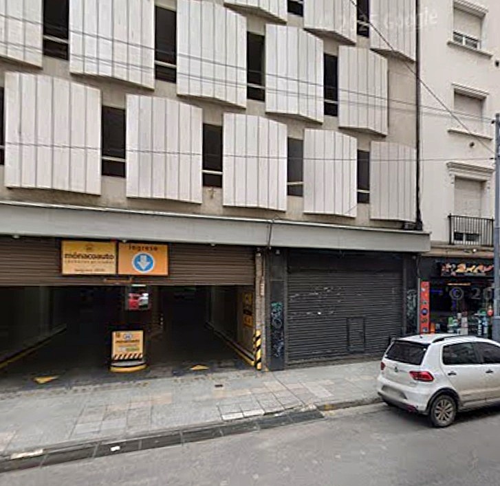 Venta cochera fija en el centro