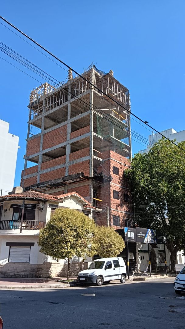 Departamento en obra- La Perla