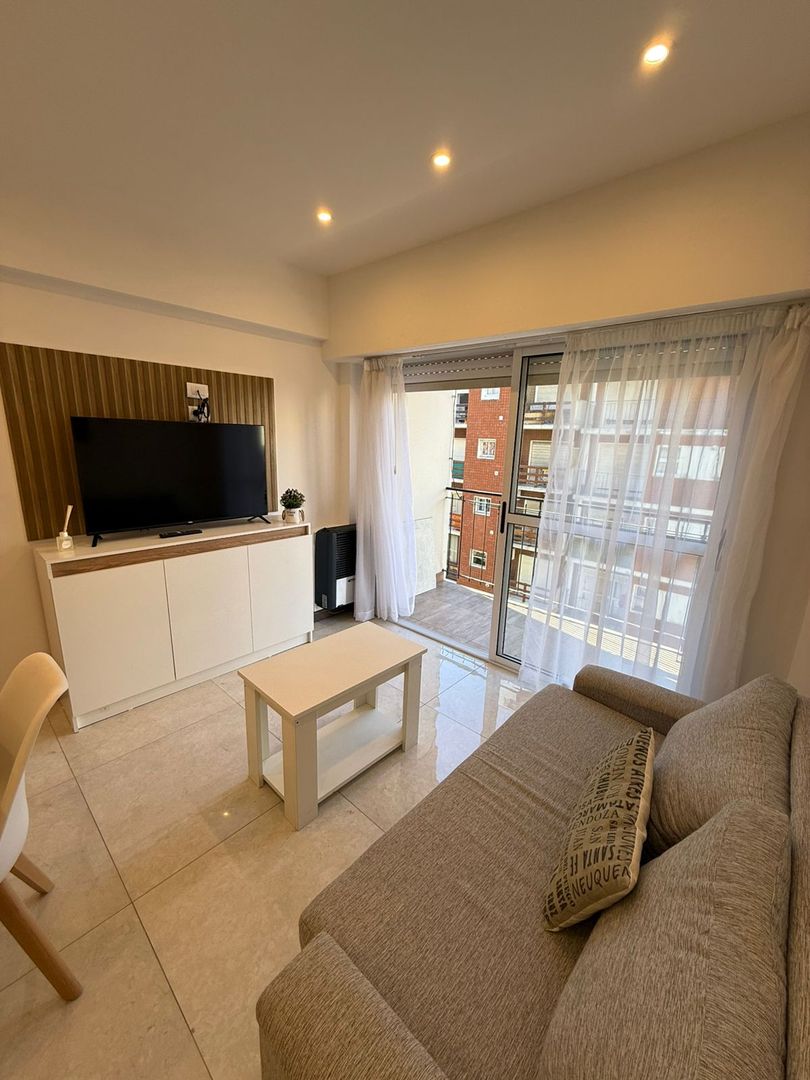 3 AMBIENTES A LA CALLE C/BALCON CORRIDO