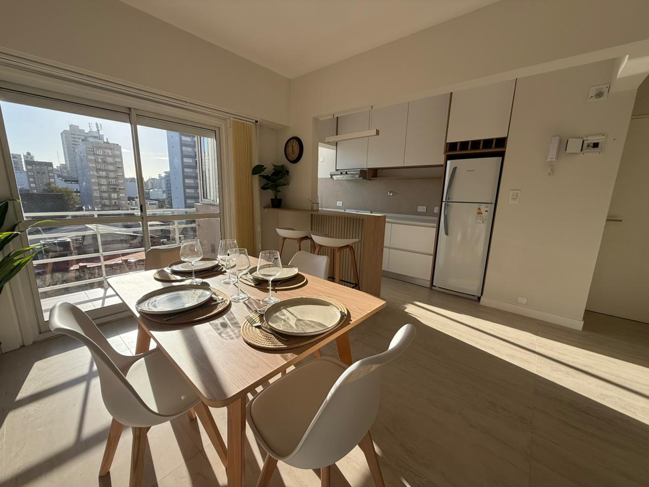 3 AMBIENTES C/BALCON SALIENTE CONTR. ABIERTO