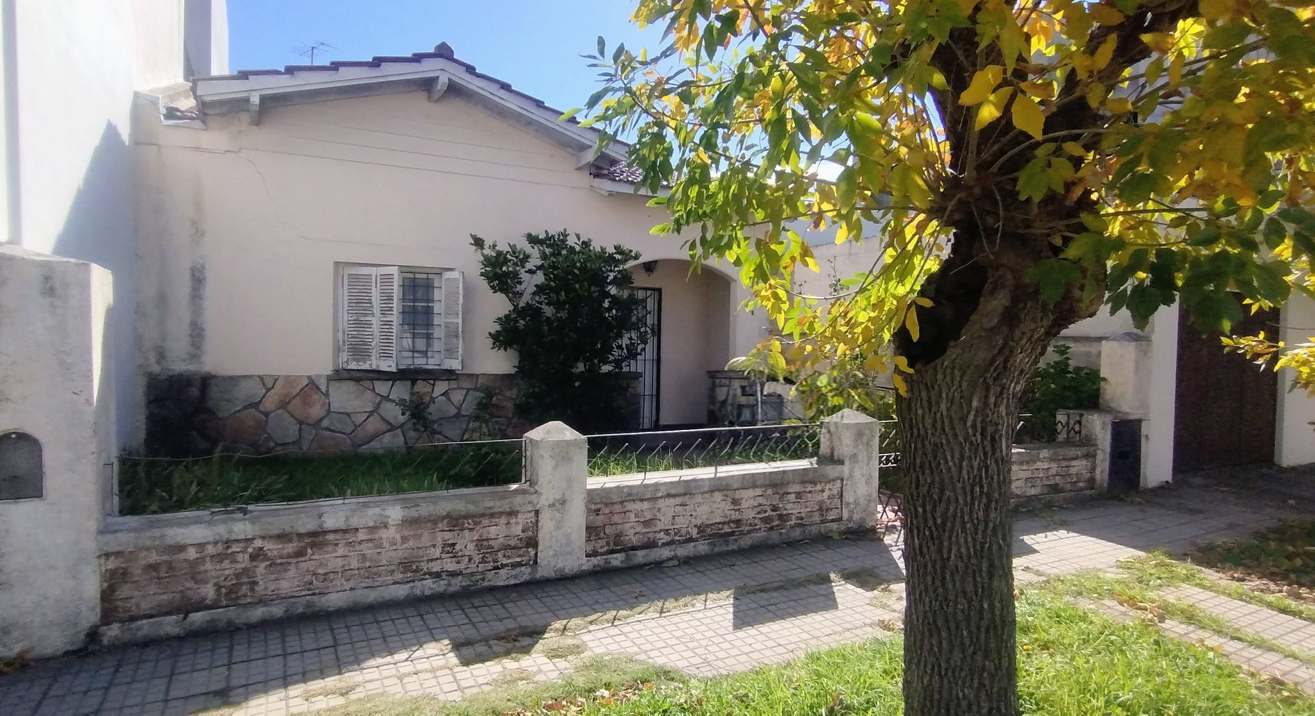 Casa 3 AMB con patio y galpón 