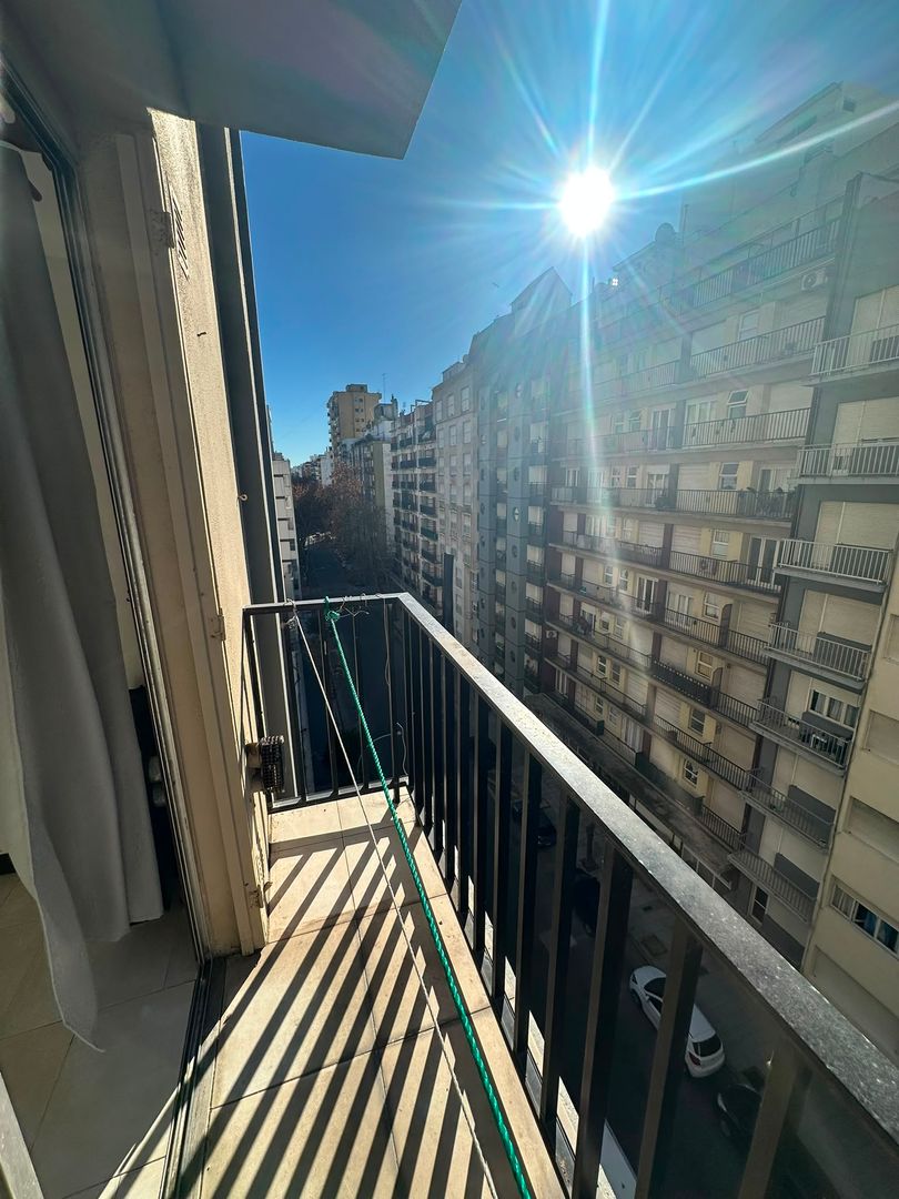depto 3 amb con balcon zona plaza colon