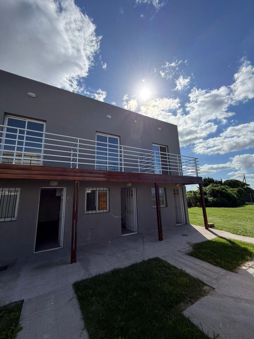 DUPLEX EN PH VISTA AL MAR 2 AMB. C/BALCON